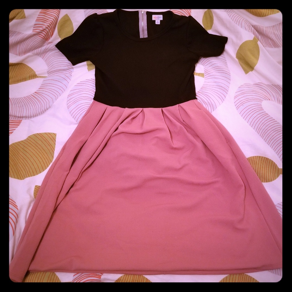 LulaRoe Black and Mauve Amelia